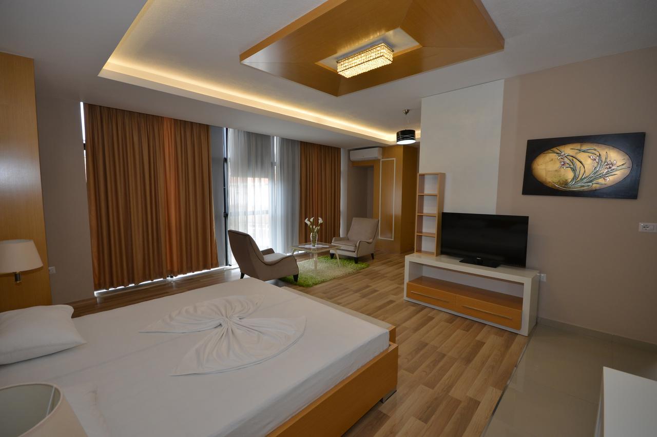 Peshkopi Hotel Veri מראה חיצוני תמונה