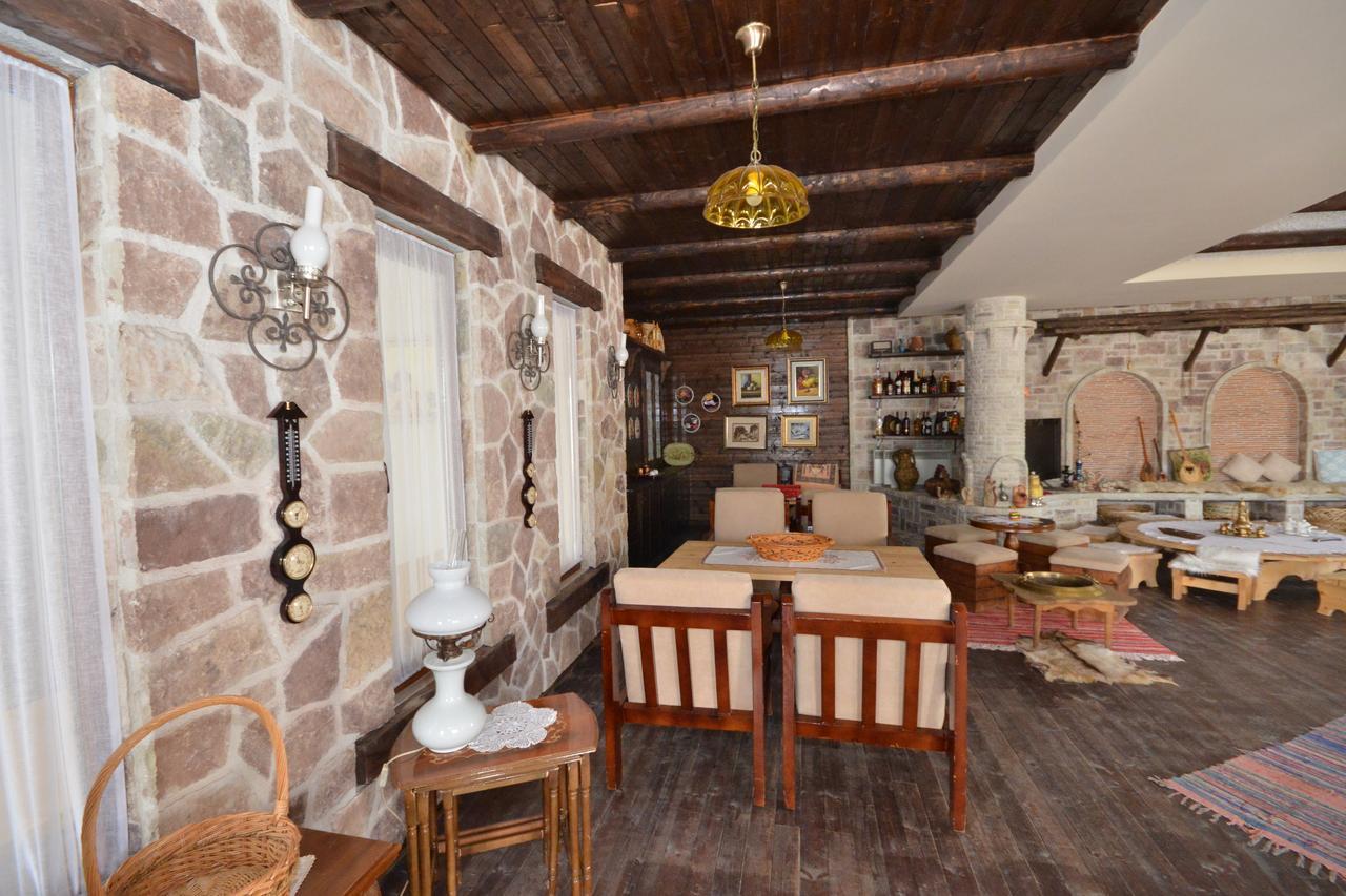 Peshkopi Hotel Veri מראה חיצוני תמונה