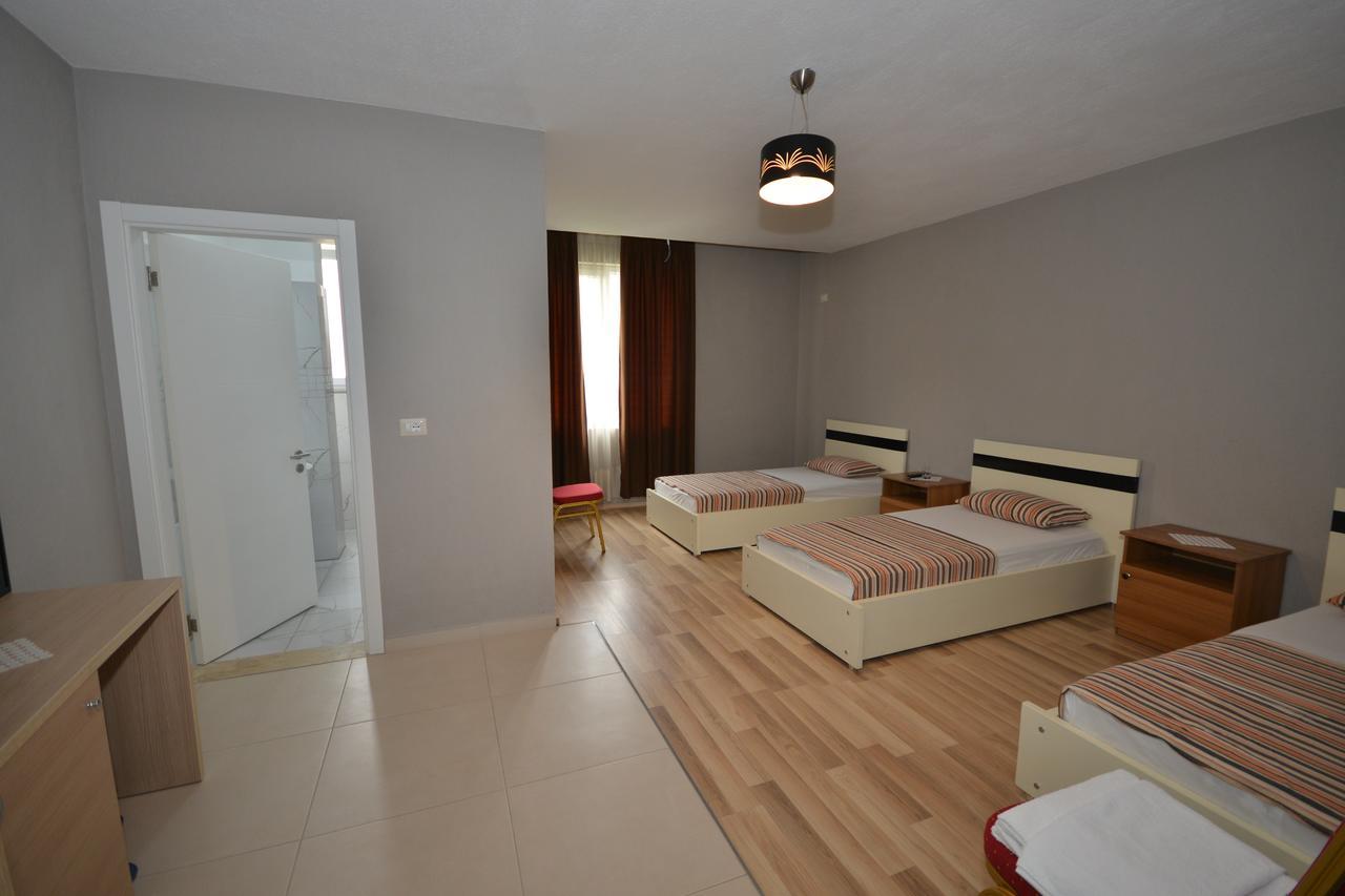 Peshkopi Hotel Veri מראה חיצוני תמונה