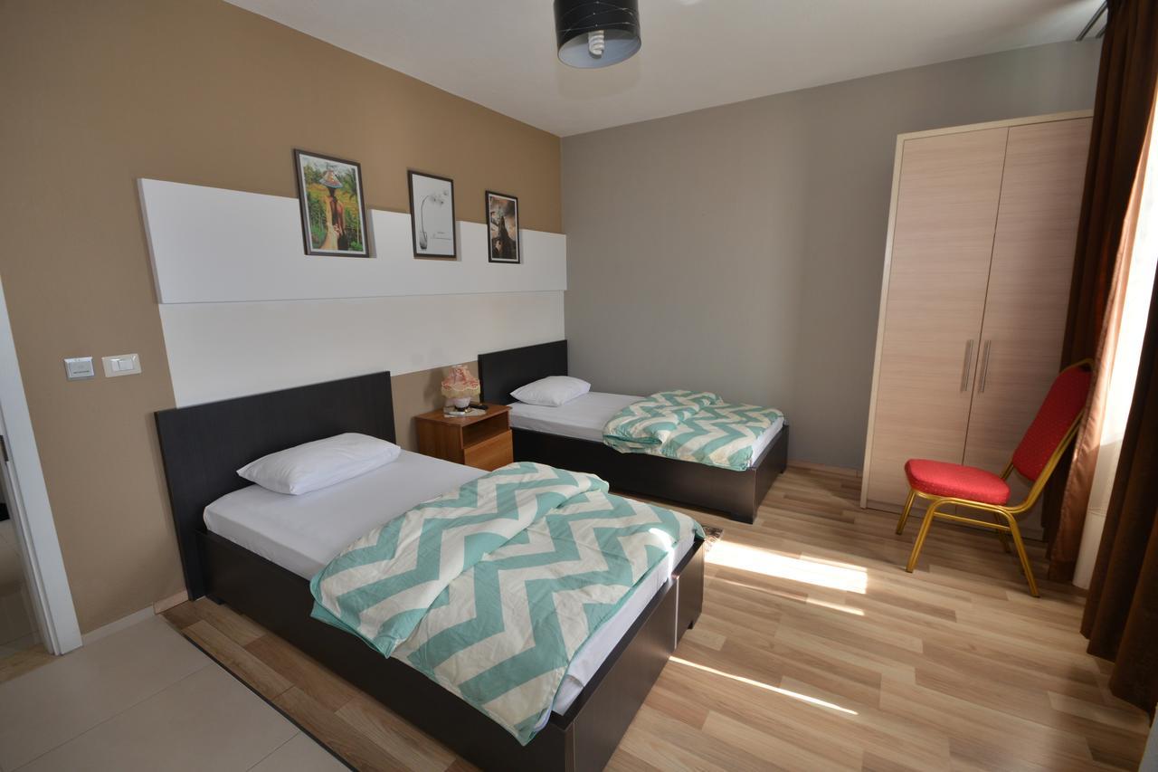 Peshkopi Hotel Veri מראה חיצוני תמונה